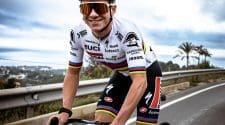 Remco Evenepoel (Soudal Quick-Step) unveils his 2023 World Champion Jersey.