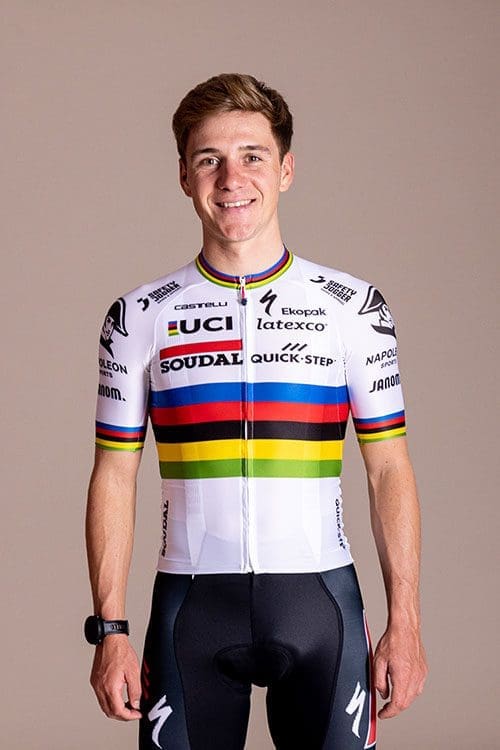 Remco Evenepoel (Soudal Quick-Step) unveils his 2023 World Champion Jersey.
