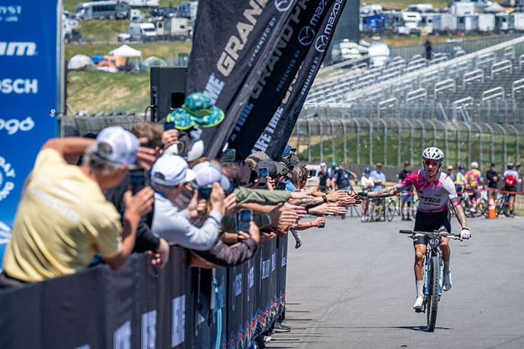 Swenson and Villafane Win the Sea Otter Classic Fuego XL 100k